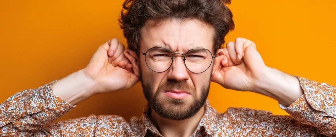 Pfeifen, Summen oder Klingeln im Ohr? Was tun, wenn der Tinnitus mehrere Töne gleichzeitig wiedergibt